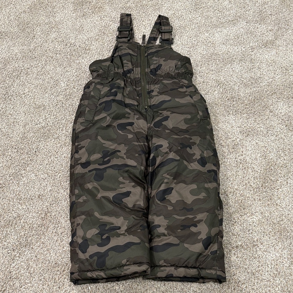 Tahari Kids Camouflage Puffer Bib